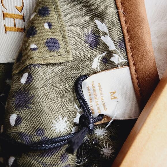 NEW Scotch & Soda Short Teddy Toggle Jacket in Cream - Picture 7 of 13